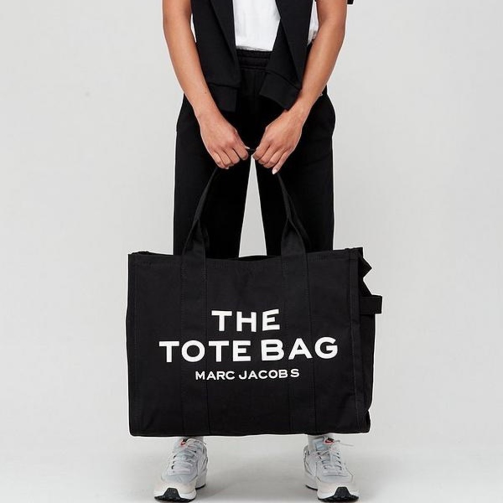 Authentic MARC JACOBS The Extra Large Canvas Tote Bag - Black